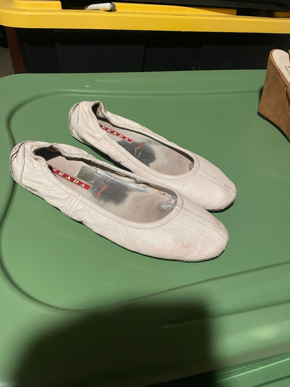 Prada Women's cream color Leather Ballet Flats/ driving shoes SZ 38